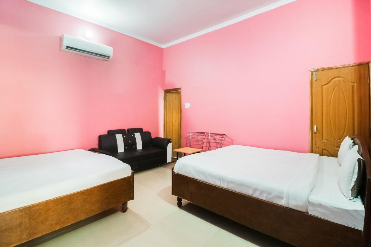 SPOT ON 61434 Sabri Barkat Hotel Roorkee Bagian luar foto
